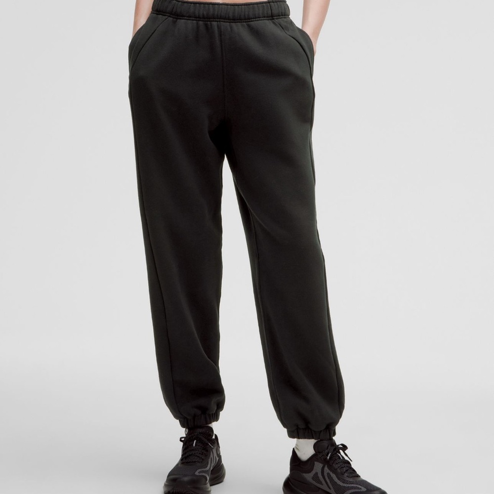 Lululemon Scuba Mid-Rise Oversized Jogger (Short)